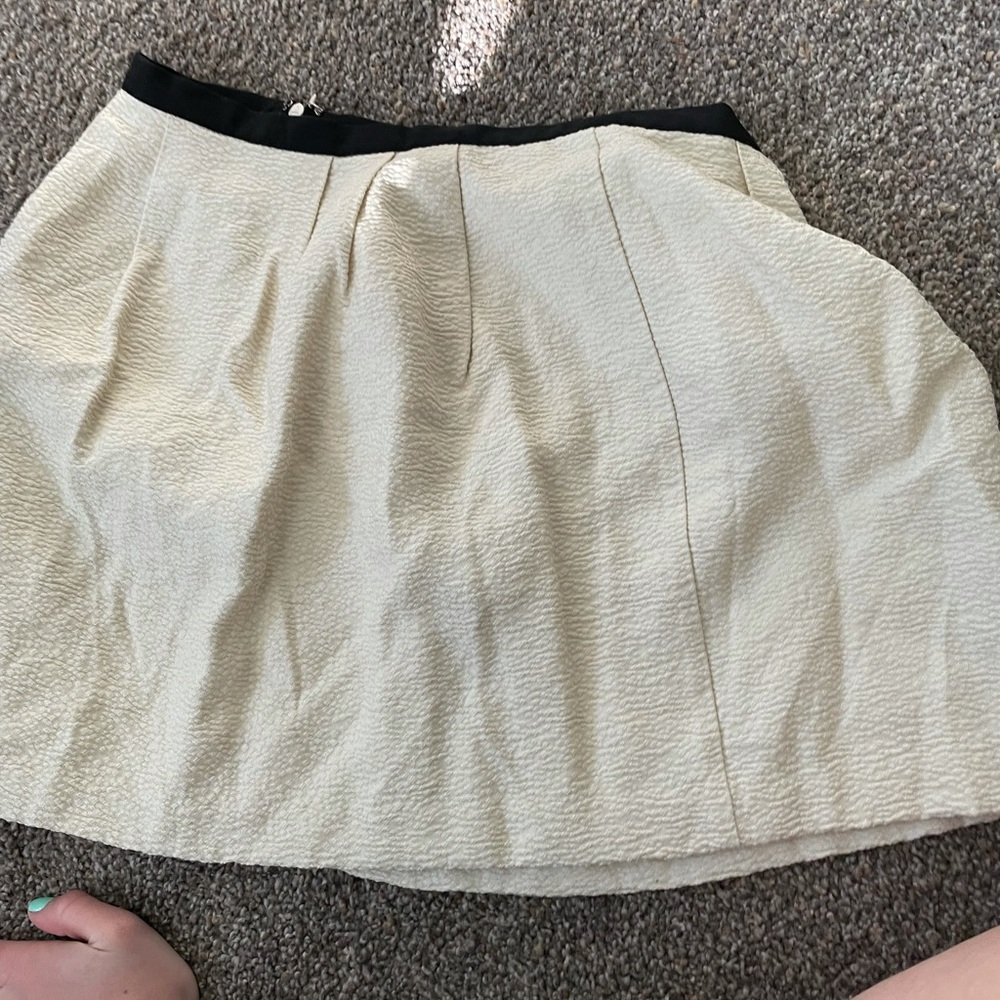 Size S forever 21 skirt. Never worn.